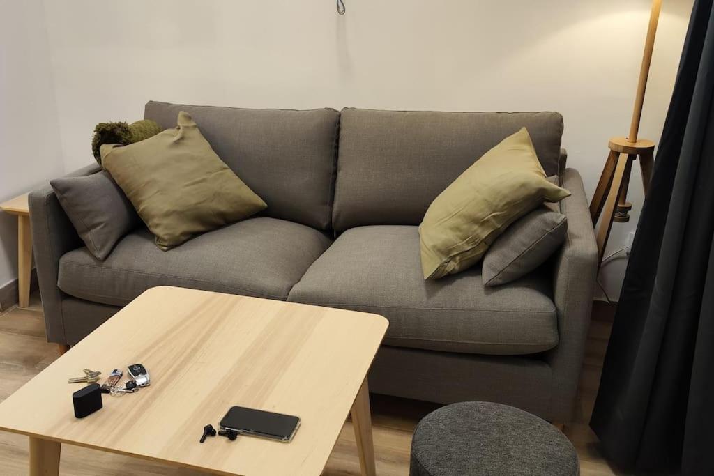 Appartement Entero Junto A Cuatro Caminos Con Licencia Del Ayto De *