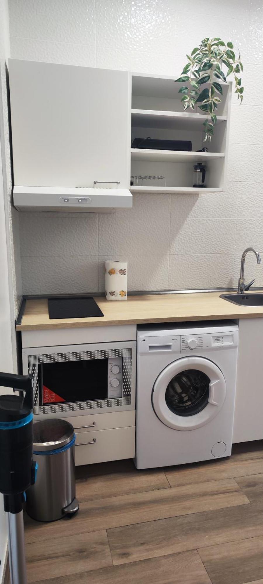 Entero Junto A Cuatro Caminos Con Licencia Del Ayto De Appartement