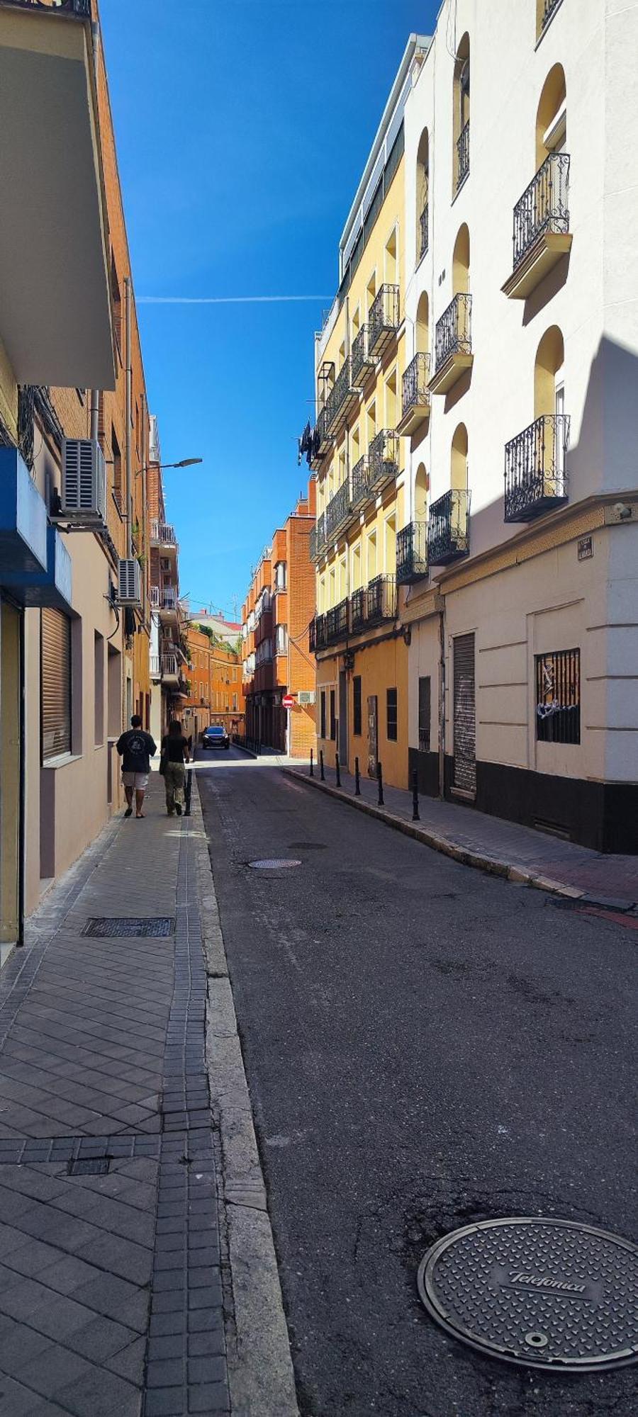 Entero Junto A Cuatro Caminos Con Licencia Del Ayto De Appartement Madrid