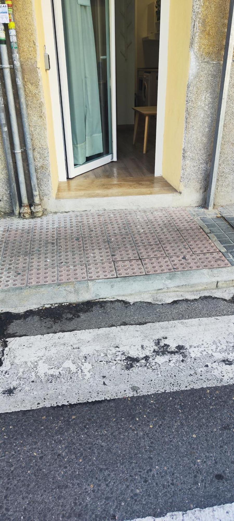 Entero Junto A Cuatro Caminos Con Licencia Del Ayto De Appartement Madrid
